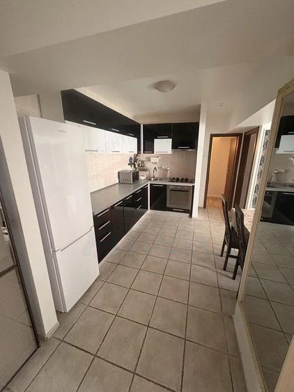 Apartament cu 2 camere decomandat în Ultimul leu