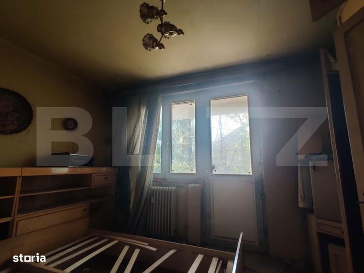 Apartament cu 3 camere semidecomandat în Central
