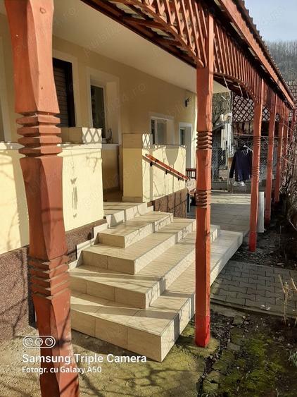 Casă cu 3 camere cu Teren 3800 Mp în Șăușa