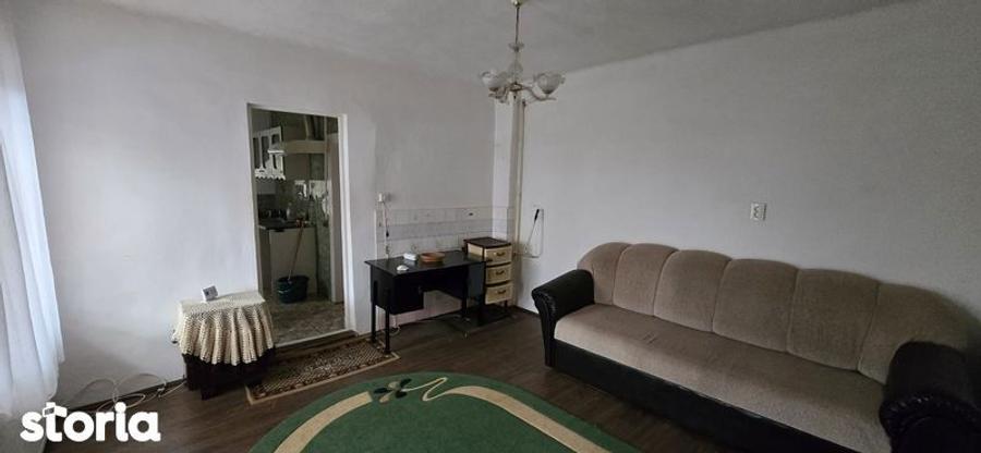 Casă cu 4 camere cu Teren 184 Mp în Central