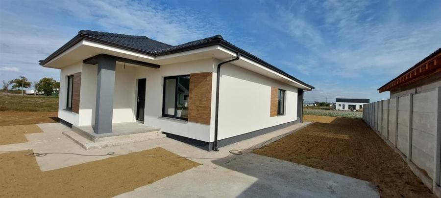 Casă cu 3 camere cu Teren 553 Mp în Sântandrei