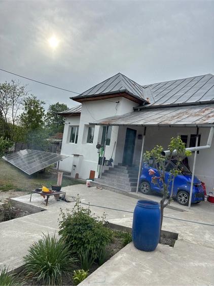 Casă cu Teren 4059 Mp în Olteanca (Glăvile)