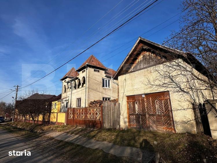 Casă cu 4 camere cu Teren 2500 Mp în Meseșenii de Jos