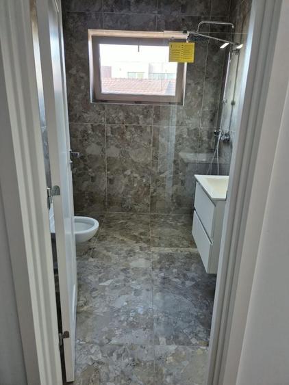 Proprierar Ofer pentru inchiriere 3 Camere - 8