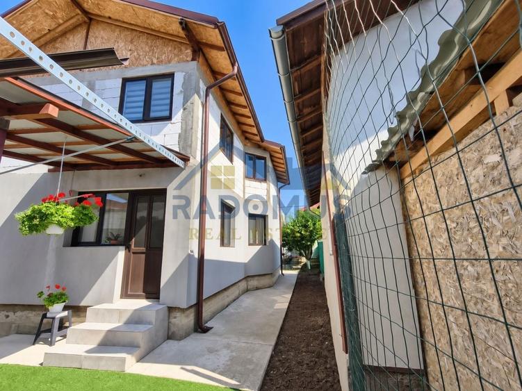 Casă individuală cu 4 camere cu Canalizare în Exterior Sud