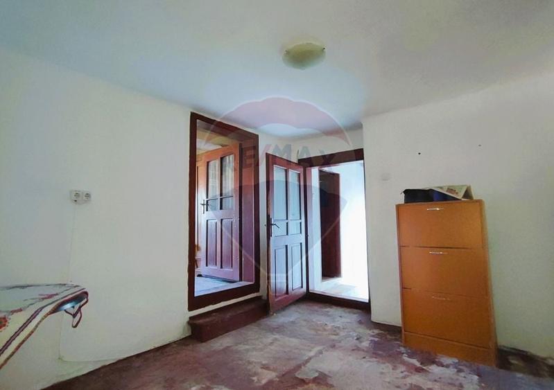 Casă cu 2 camere cu Teren 280 Mp în Rod