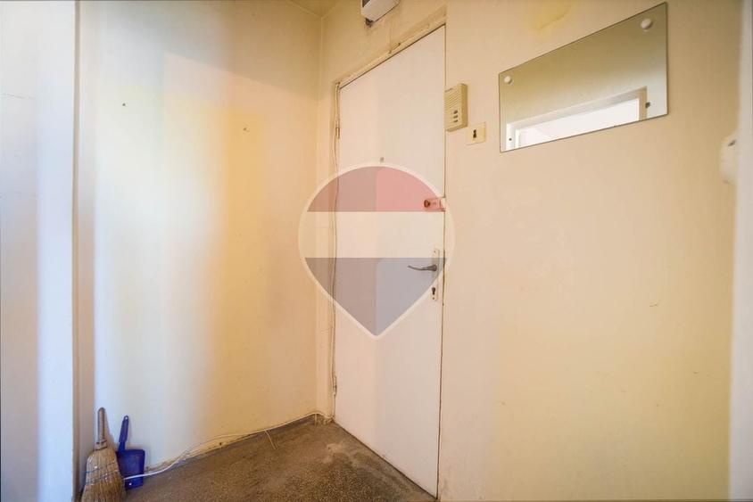Apartament cu 2 camere semidecomandat în Florilor