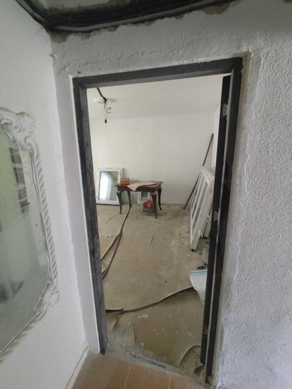 Apartament cu 3 camere decomandat în Crihala