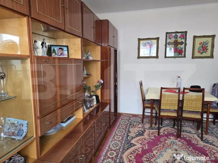 Apartament cu 3 camere decomandat în Soarelui