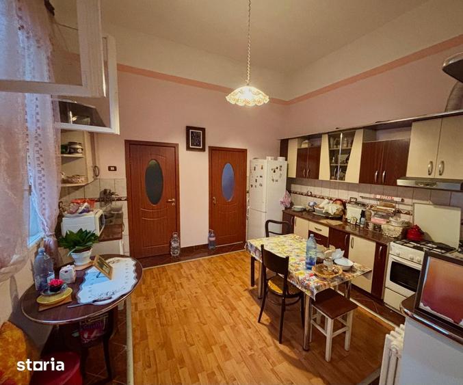 Apartament cu 4 camere în Ultracentral