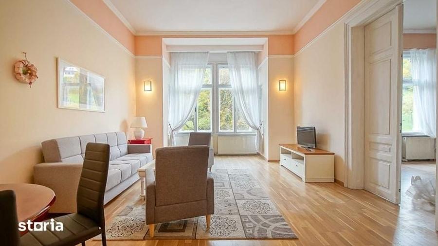 Apartament cu 3 camere decomandat în Centrul Istoric