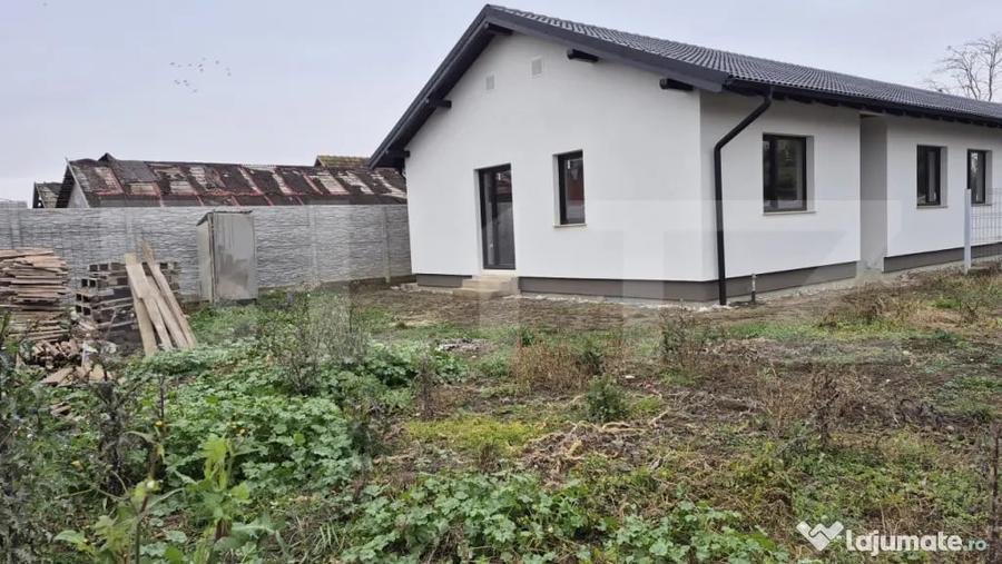 Casă cu 4 camere cu Teren 400 Mp în Vetiș