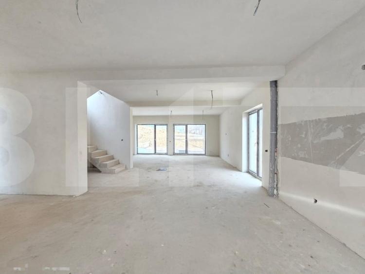 Duplex cu 4 camere cu Teren 550 Mp în Feleacu