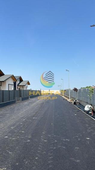 Casă individuală cu 5 camere cu Canalizare în Frumușani