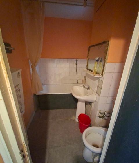 Apartament cu 3 camere decomandat în Drumul Taberei