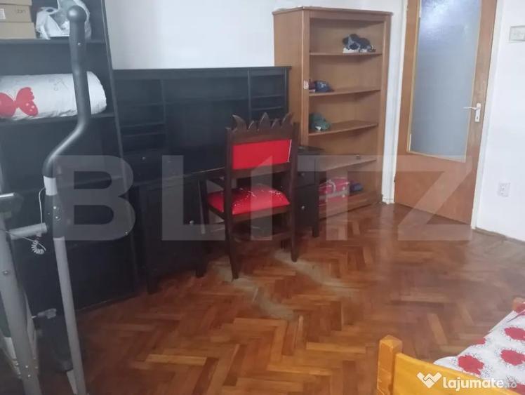 Apartament cu 4 camere decomandat în Central