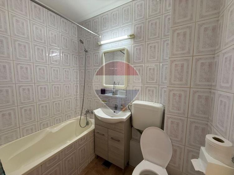 Apartament cu 2 camere semidecomandat, mobilat în Șerban Vodă