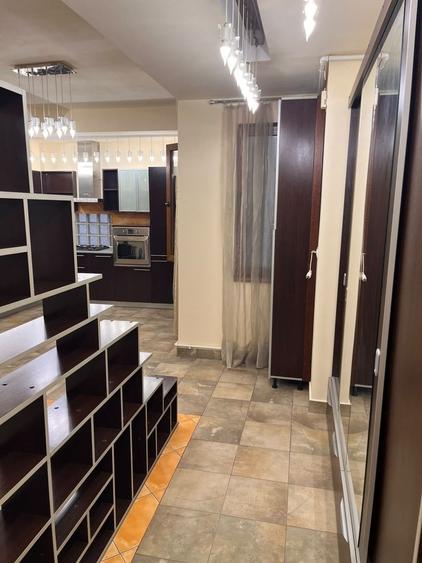 Apartament cu 2 camere semidecomandat, mobilat în Calea Victoriei