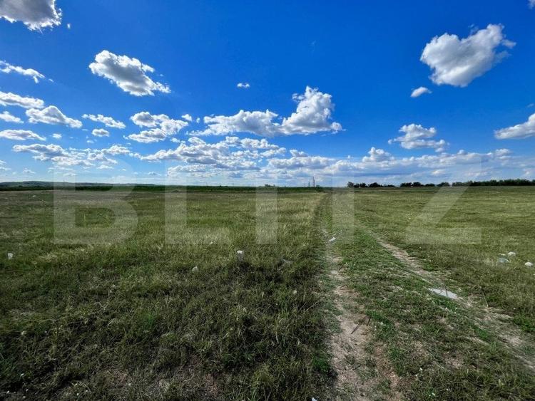 Teren Construcții extravilan de 2800 mp, în Nord-Vest