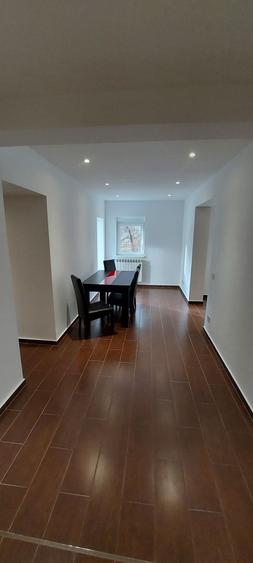 Apartament cu 3 camere decomandat în Drumul Carului