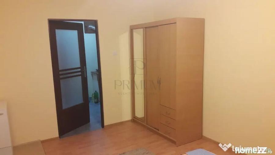 Garsonieră decomandată în Lipovei
