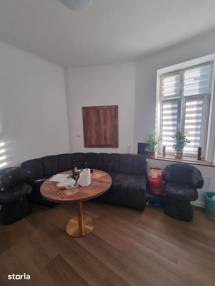 Apartament cu 5 camere decomandat în Iancului