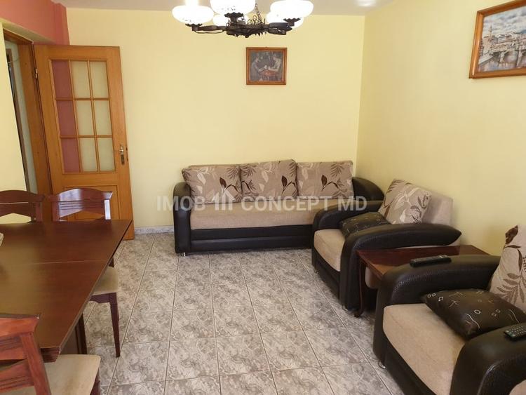 Apartament cu 3 camere decomandat, mobilat în Republicii