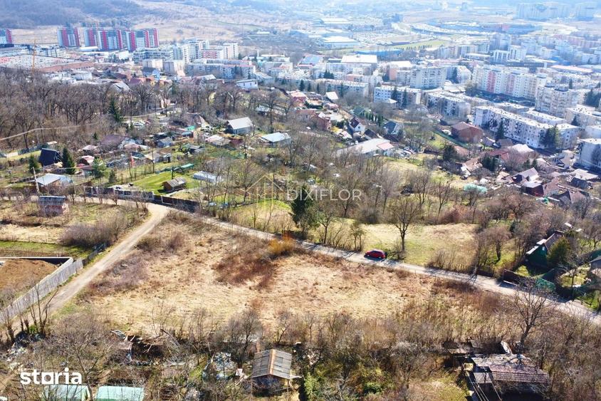 Teren de 2500 mp, în Central
