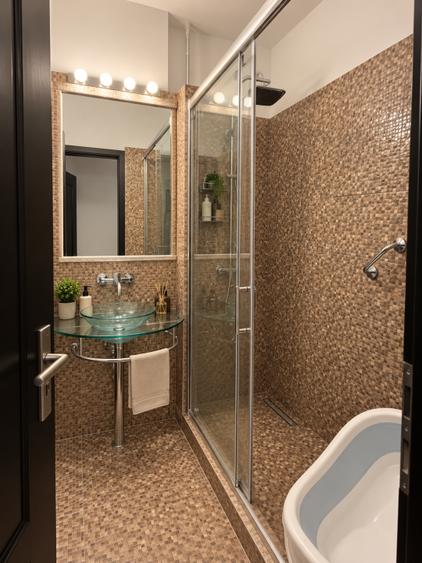 Apartament cu 3 camere semidecomandat în Dorobanți