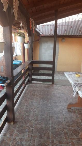 Casă cu 4 camere cu Teren 1200 Mp în Săsar