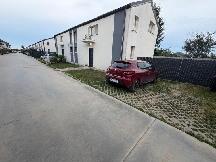 Duplex cu 3 camere cu Canalizare în Central