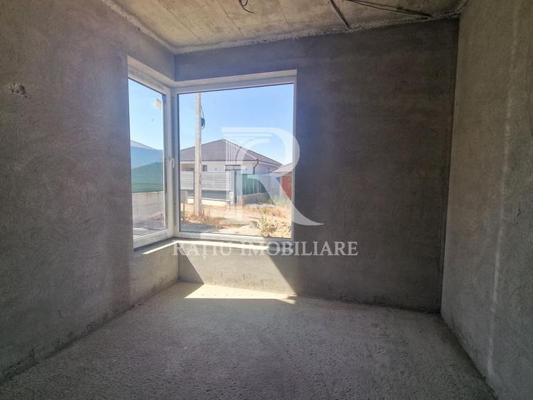Casă individuală cu 5 camere cu Canalizare în Paleu