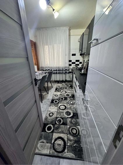Apartament cu 2 camere decomandat în Rovine
