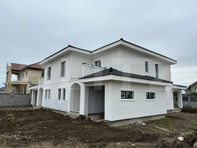 Casă individuală cu 5 camere cu Garaj în Dumbrăvița