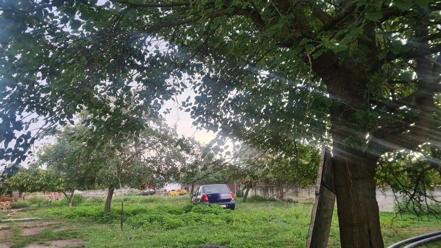 Casă cu 4 camere cu Teren 3000 Mp în Cârnești