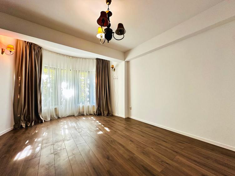 Casă individuală cu 5 camere cu Teren 513 Mp în Tunari