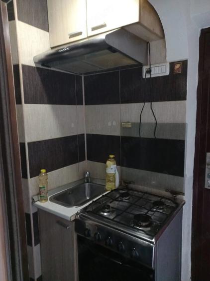 Garsonieră decomandată în Central