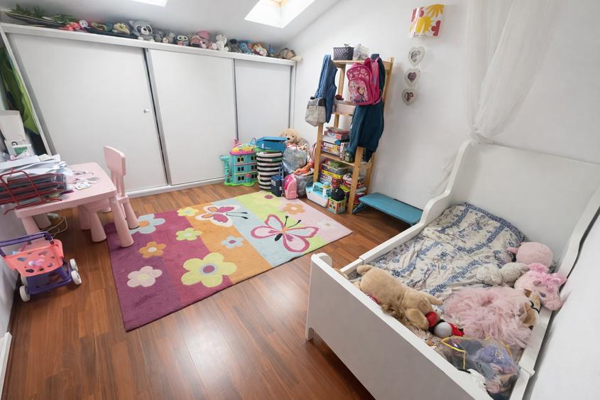 Apartament cu 3 camere decomandat, mobilat în Bragadiru