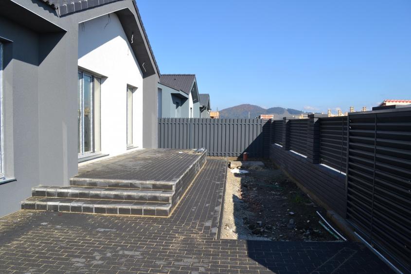 Casă cu 4 camere cu Teren 310 Mp în Sânpetru