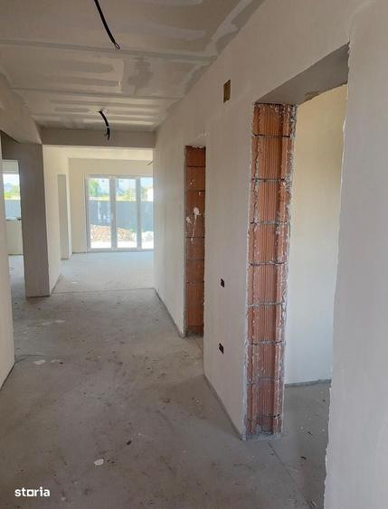 Casă cu 4 camere în Centrul Civic
