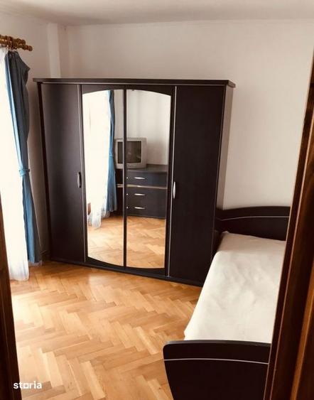 Apartament cu 4 camere decomandat în Libertății