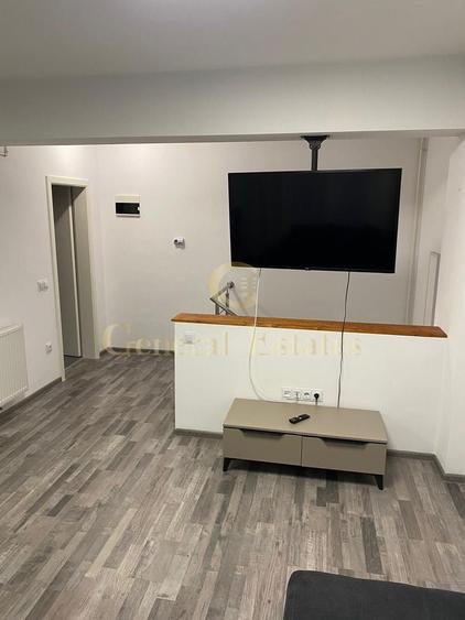 Apartament cu 3 camere decomandat, mobilat în Tractorul