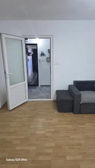 Apartament cu 2 camere semidecomandat în Horia