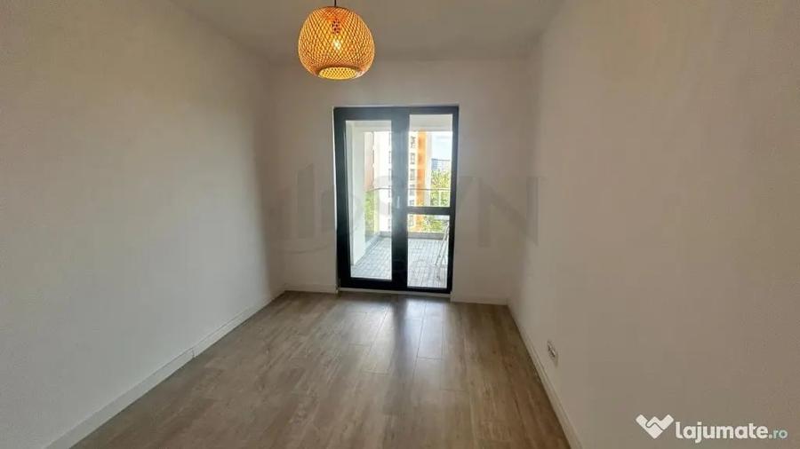 Apartament cu 3 camere semidecomandat în Domenii