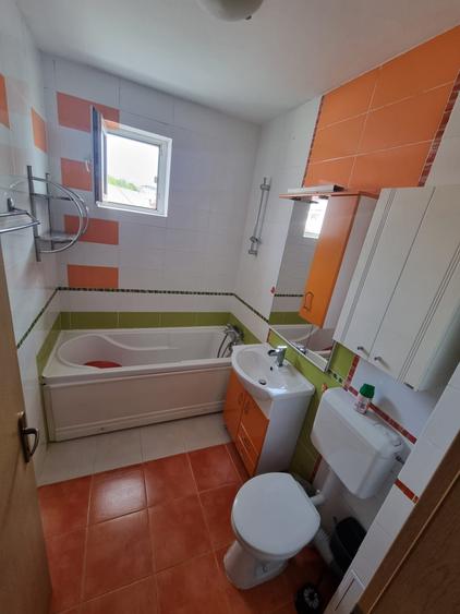 Apartament cu 3 camere în Cetate