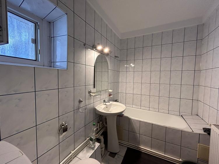 Apartament cu 2 camere decomandat, mobilat în Radu Negru