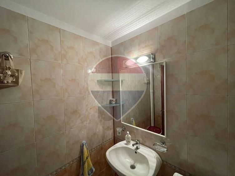 Apartament cu 3 camere decomandat, mobilat în 13 Septembrie