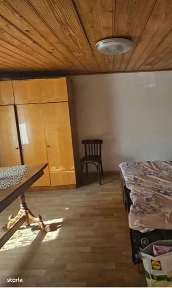 Casă cu 3 camere în Păstrăveni