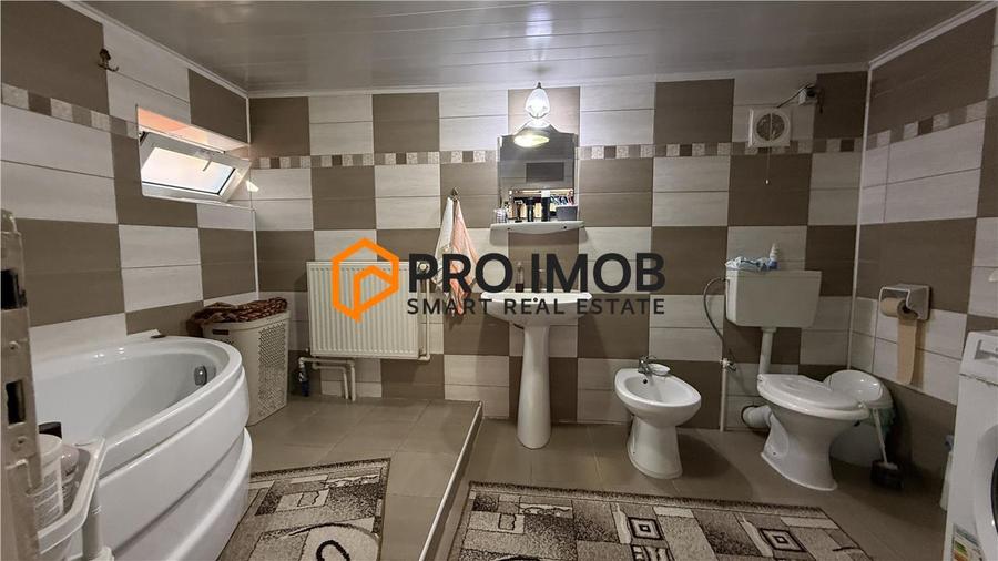 Casă individuală cu 5 camere cu Canalizare în Potoceni
