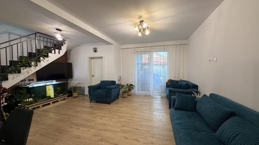 Duplex cu 4 camere cu Canalizare în Moșnița Veche